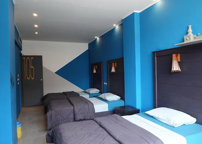 Marina Square Hostel