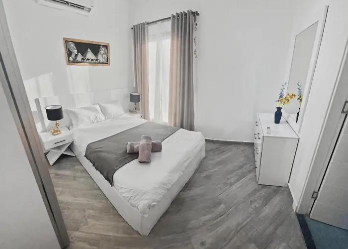 3Br 2Ba Retreat With Four Pools Gym And Onsite Dining Close To El Gouna